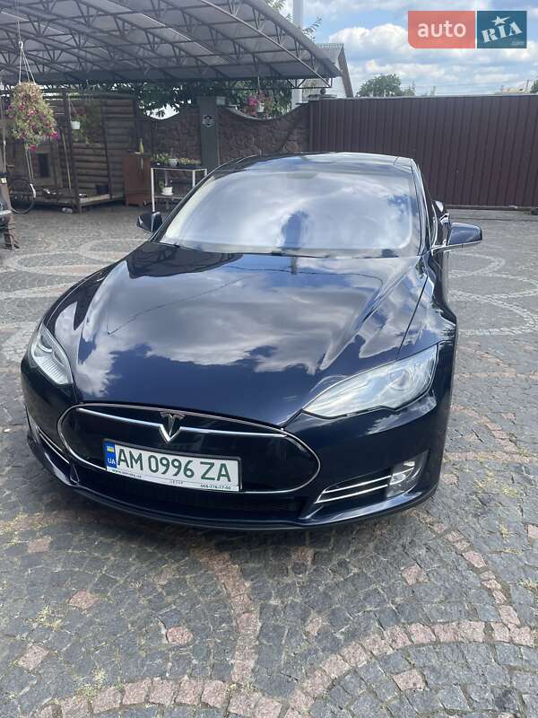 Ліфтбек Tesla Model S 2014 в Коростишеві