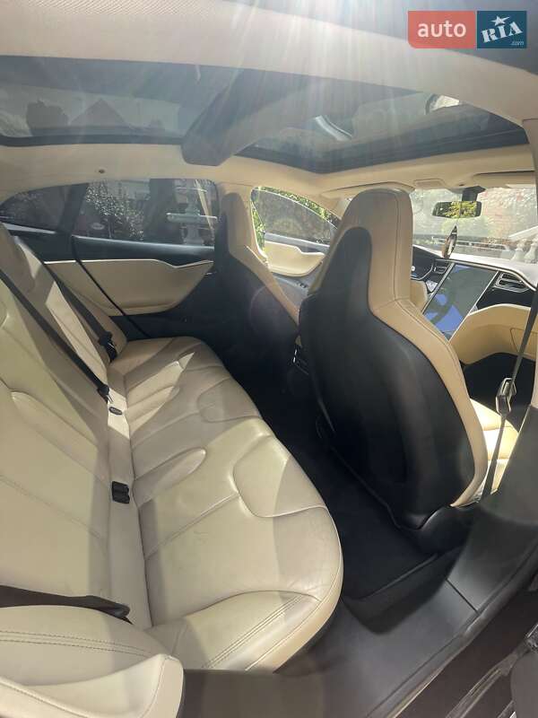 Ліфтбек Tesla Model S 2014 в Коростишеві