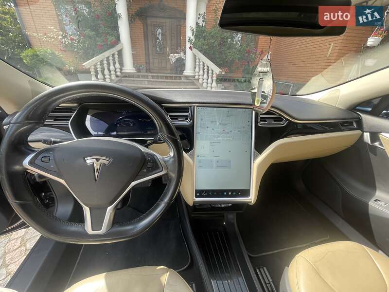 Ліфтбек Tesla Model S 2014 в Коростишеві