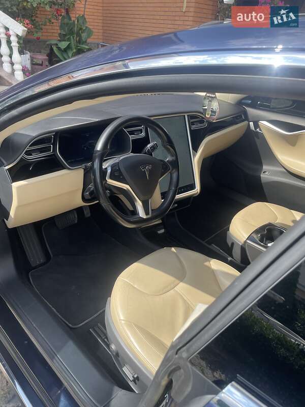Ліфтбек Tesla Model S 2014 в Коростишеві