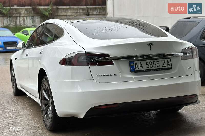 Ліфтбек Tesla Model S 2018 в Києві