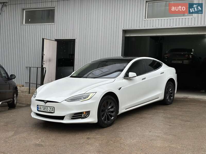 Ліфтбек Tesla Model S 2018 в Києві