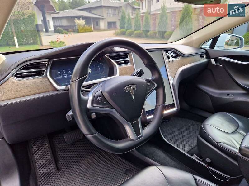 Ліфтбек Tesla Model S 2013 в Києві