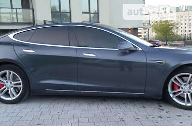 Лифтбек Tesla Model S 2015 в Львове