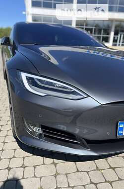 Лифтбек Tesla Model S 2019 в Ивано-Франковске