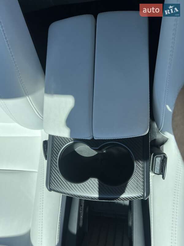 Лифтбек Tesla Model S 2019 в Ивано-Франковске