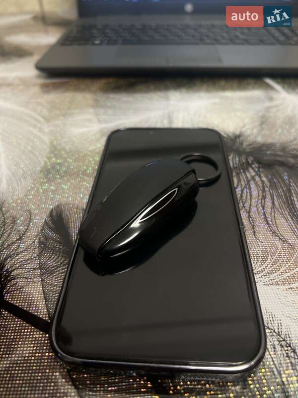 Лифтбек Tesla Model S 2019 в Ивано-Франковске