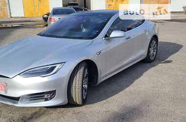 Лифтбек Tesla Model S 2016 в Хмельницком