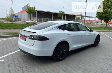 Лифтбек Tesla Model S 2015 в Ровно