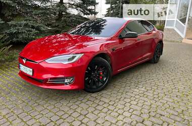 Лифтбек Tesla Model S 2017 в Трускавце
