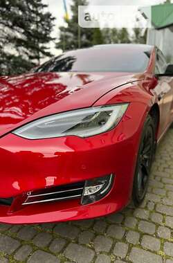 Ліфтбек Tesla Model S 2017 в 