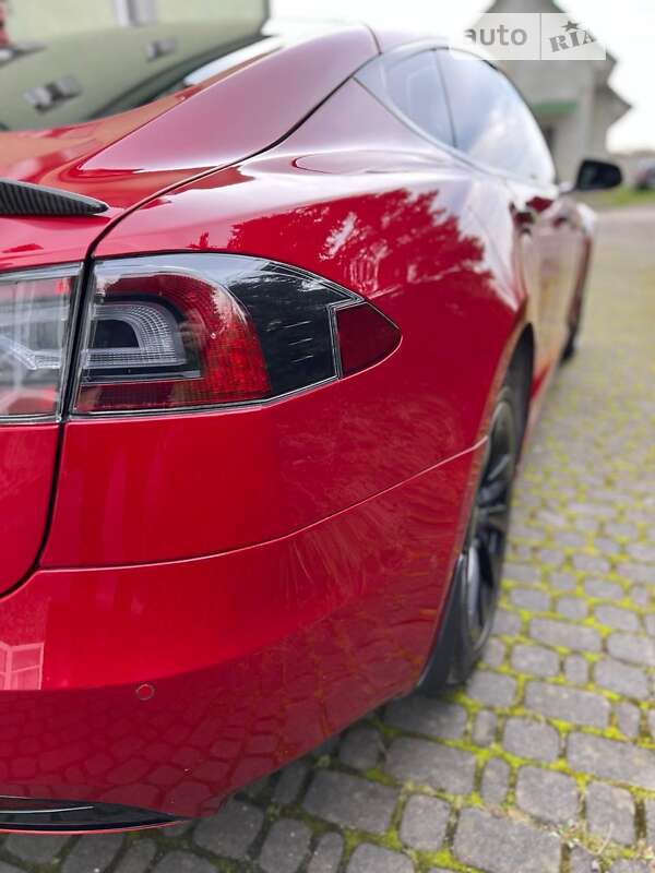 Ліфтбек Tesla Model S 2017 в Трускавці