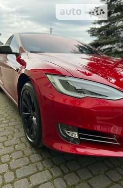 Ліфтбек Tesla Model S 2017 в Трускавці