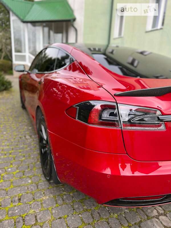 Ліфтбек Tesla Model S 2017 в Трускавці