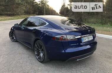 Ліфтбек Tesla Model S 2016 в Одесі