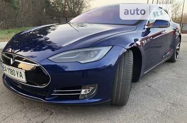 Ліфтбек Tesla Model S 2016 в Одесі