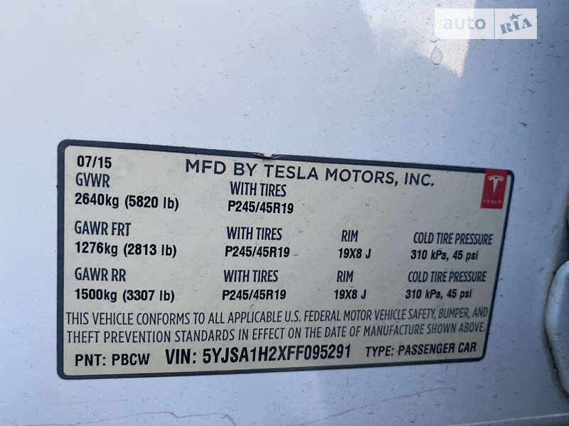 Ліфтбек Tesla Model S 2015 в Бучі