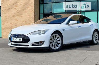 Лифтбек Tesla Model S 2016 в Хмельницком