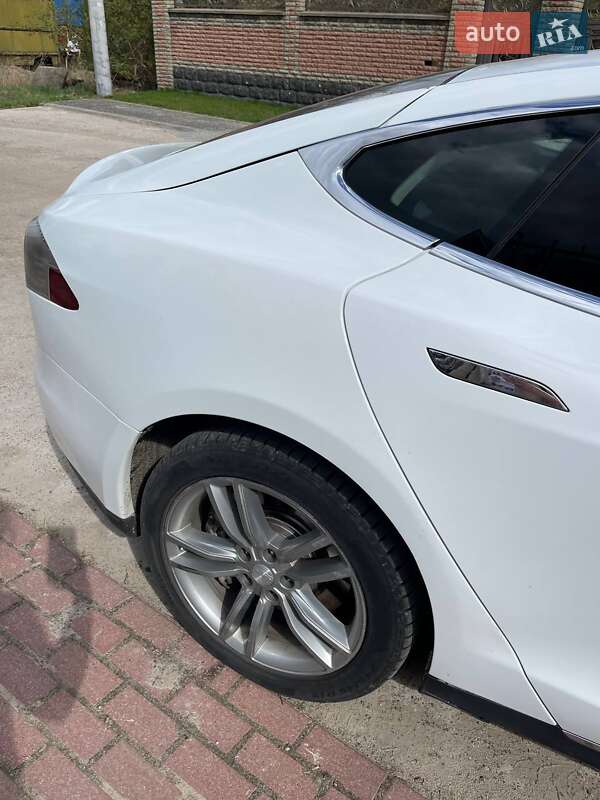 Ліфтбек Tesla Model S 2014 в Києві фото 6 Ліфтбек Tesla Model S 2014 в Києві