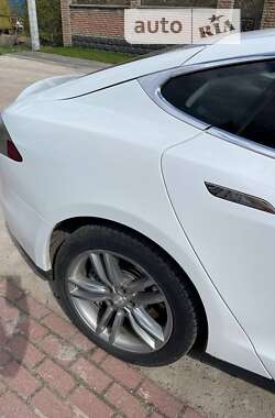 Лифтбек Tesla Model S 2014 в Киеве