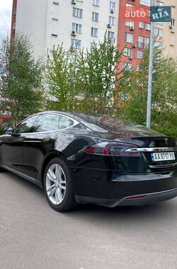 Лифтбек Tesla Model S 2015 в Киеве