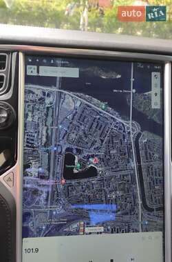 Лифтбек Tesla Model S 2015 в Киеве