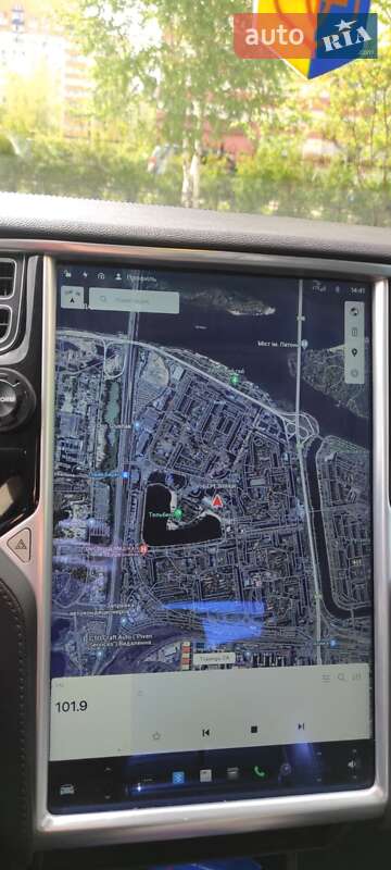 Ліфтбек Tesla Model S 2015 в Києві