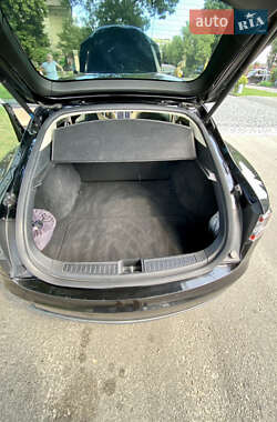 Лифтбек Tesla Model S 2013 в 