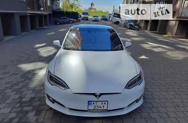 Лифтбек Tesla Model S 2016 в Ивано-Франковске