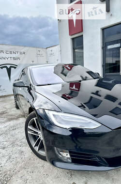 Лифтбек Tesla Model S 2017 в Виннице