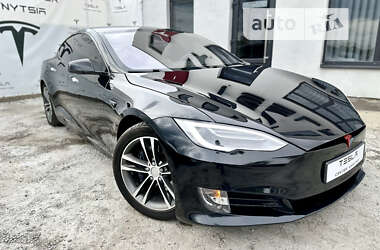 Лифтбек Tesla Model S 2017 в Виннице