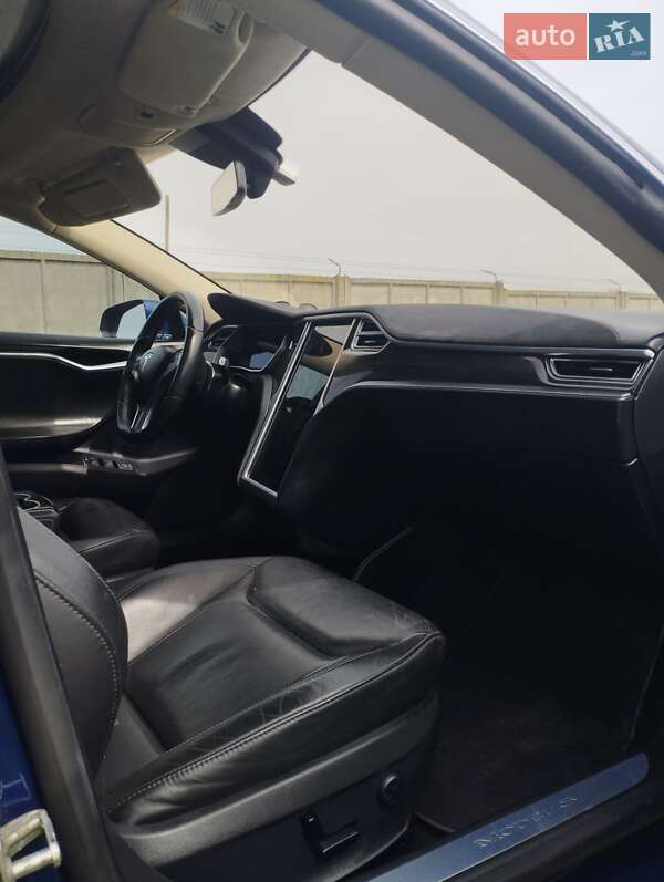 Лифтбек Tesla Model S 2016 в Полтаве