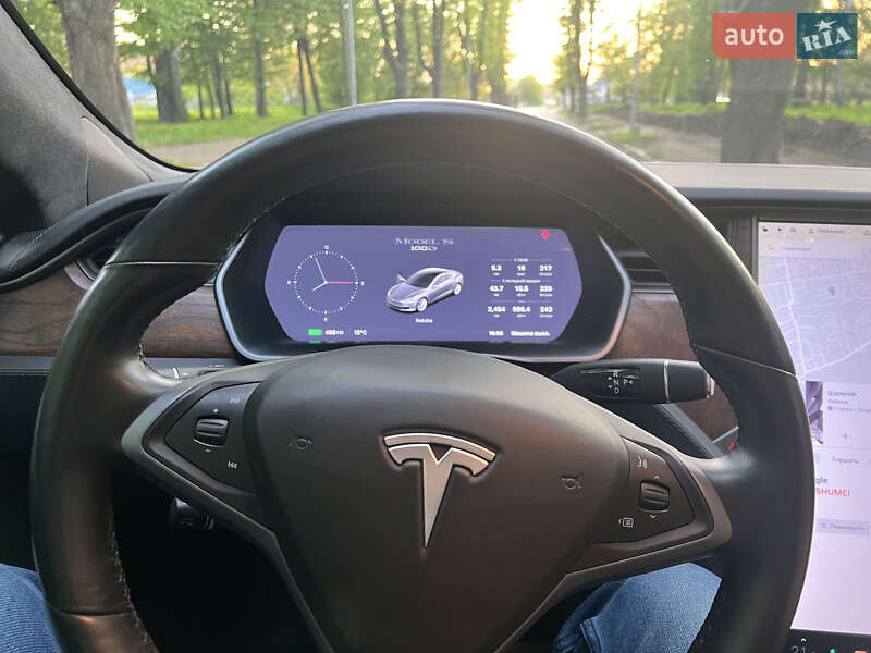 Ліфтбек Tesla Model S 2018 в Чернівцях