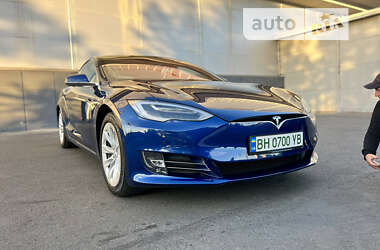Ліфтбек Tesla Model S 2017 в Одесі
