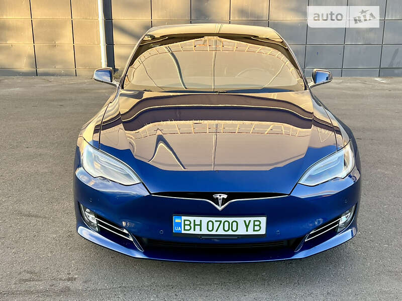 Ліфтбек Tesla Model S 2017 в Одесі