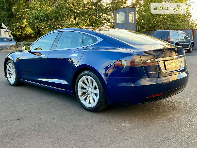 Ліфтбек Tesla Model S 2017 в Одесі