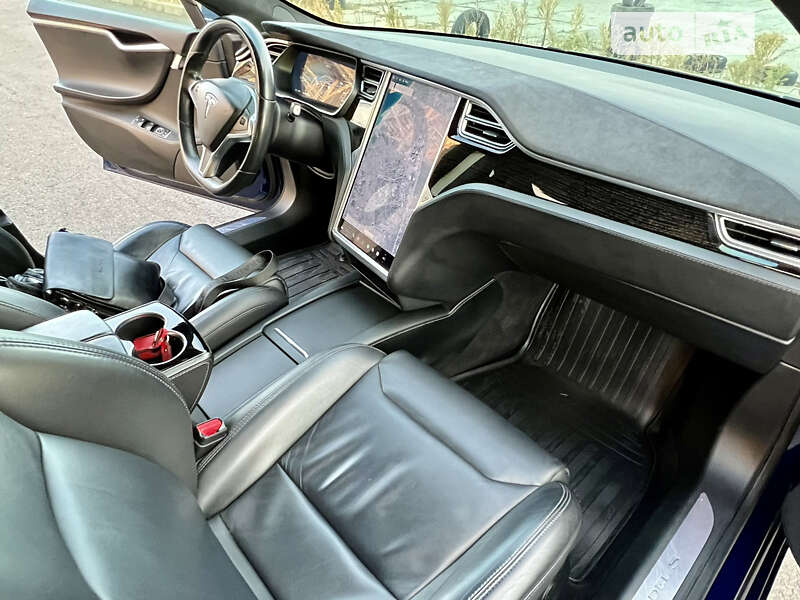 Ліфтбек Tesla Model S 2017 в Одесі