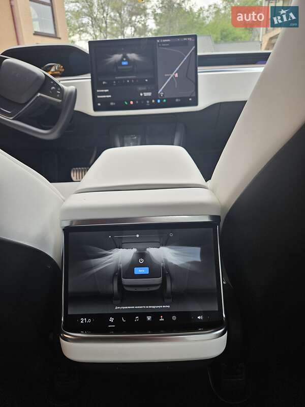 Лифтбек Tesla Model S 2022 в Черновцах