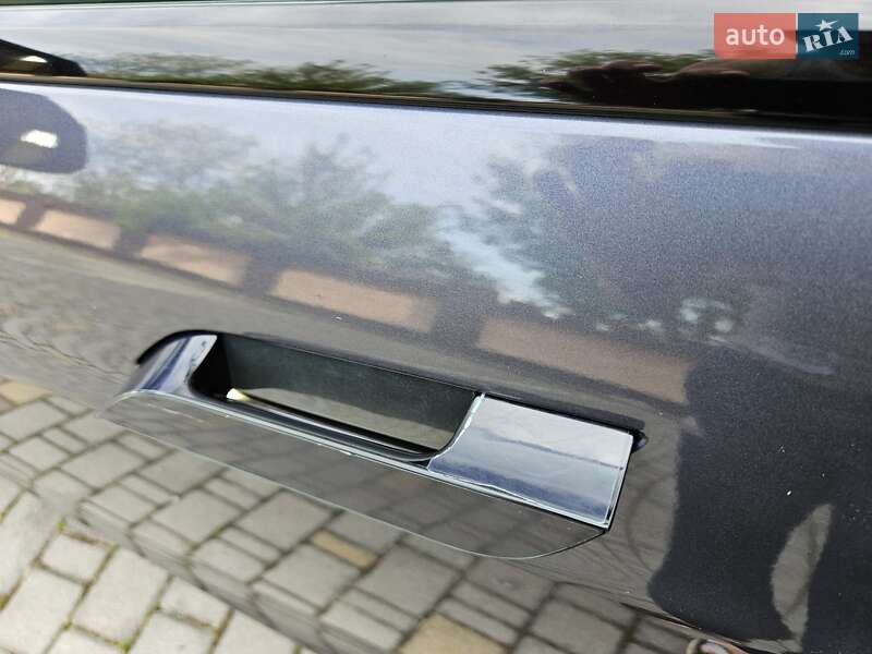 Лифтбек Tesla Model S 2022 в Черновцах