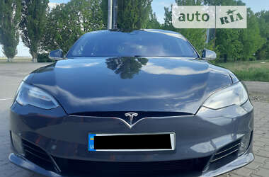 Лифтбек Tesla Model S 2016 в Борисполе