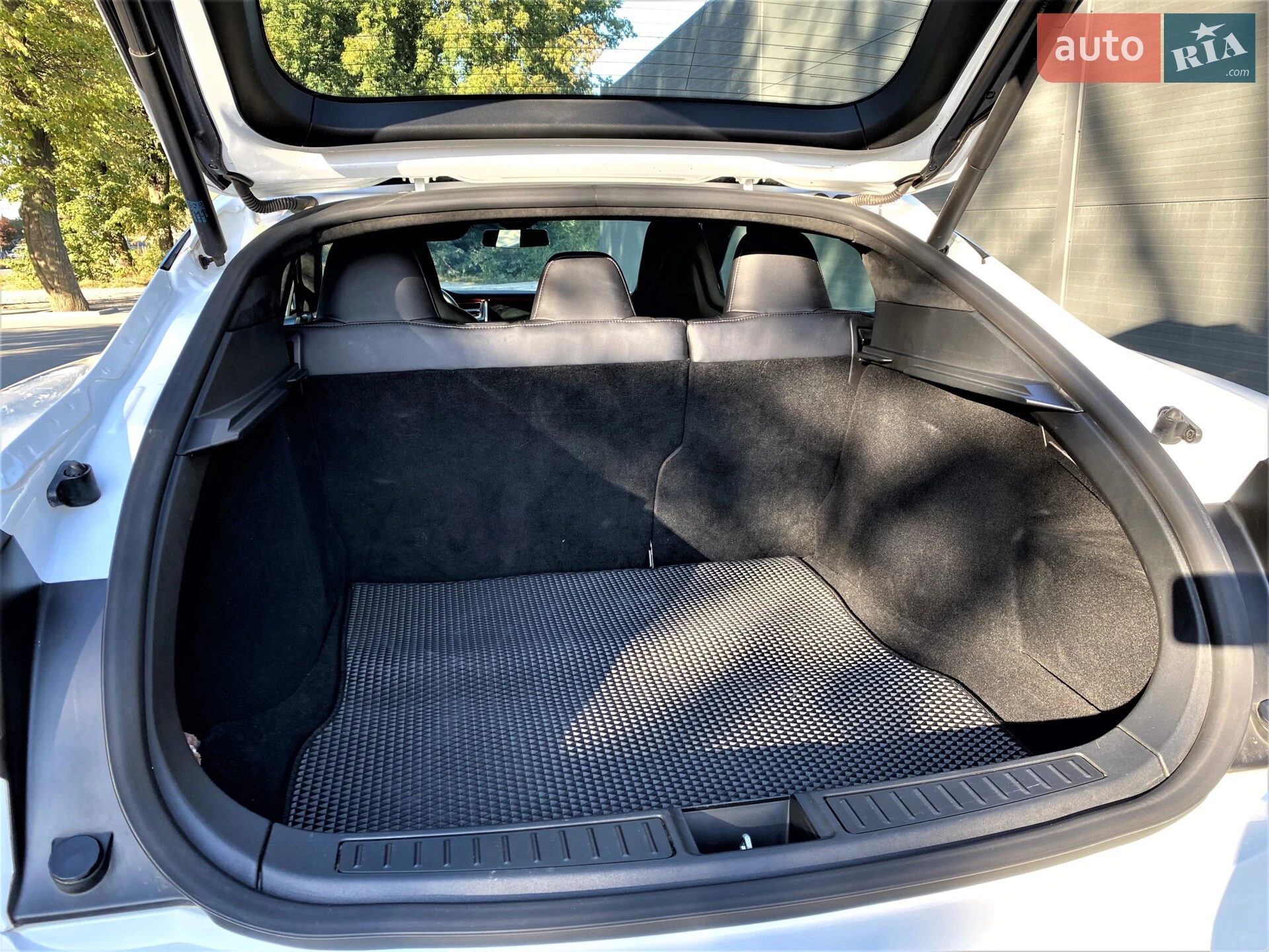 2015 Tesla Model S - мініатюра 25