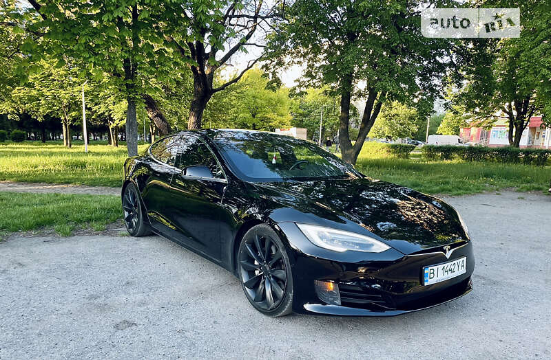 Лифтбек Tesla Model S 2016 в Полтаве