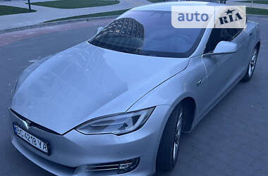 Ліфтбек Tesla Model S 2016 в Львові фото 19 Ліфтбек Tesla Model S 2016 в Львові