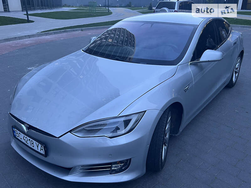 Ліфтбек Tesla Model S 2016 в Львові фото 19 Ліфтбек Tesla Model S 2016 в Львові