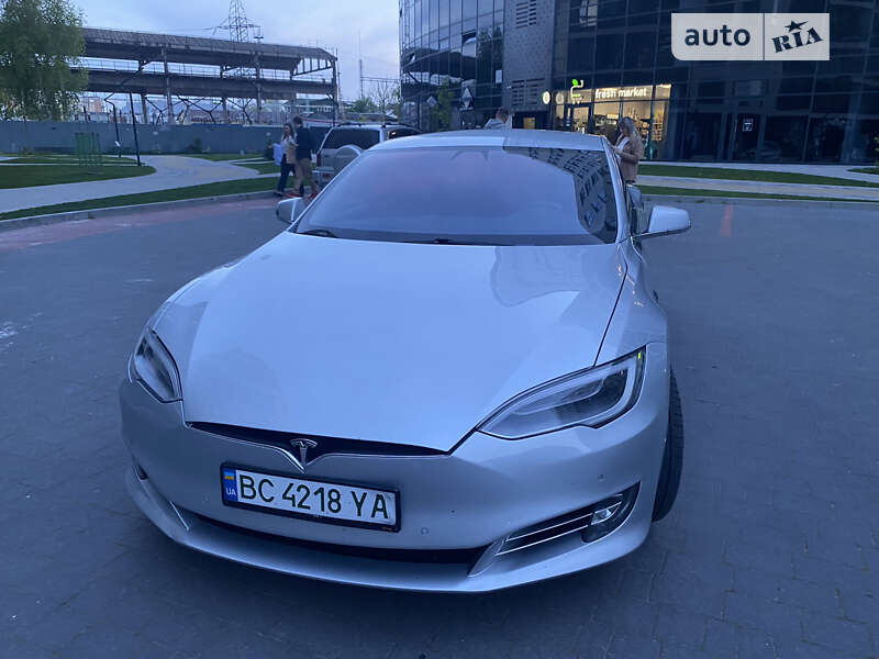 Ліфтбек Tesla Model S 2016 в Львові фото 25 Ліфтбек Tesla Model S 2016 в Львові