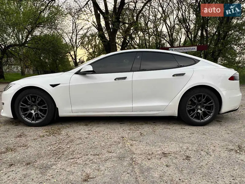 Tesla Model S