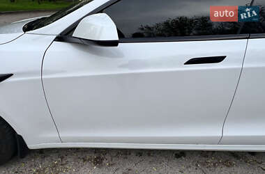 Лифтбек Tesla Model S 2022 в Запорожье