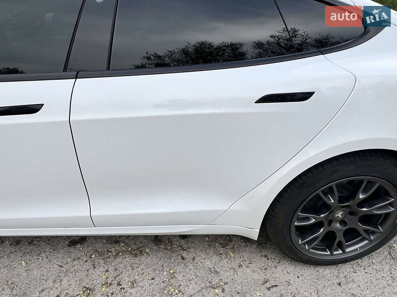 Ліфтбек Tesla Model S 2022 в Запоріжжі