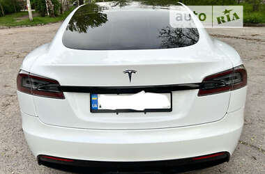 Лифтбек Tesla Model S 2022 в Запорожье