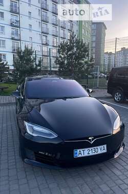 Лифтбек Tesla Model S 2016 в Ивано-Франковске